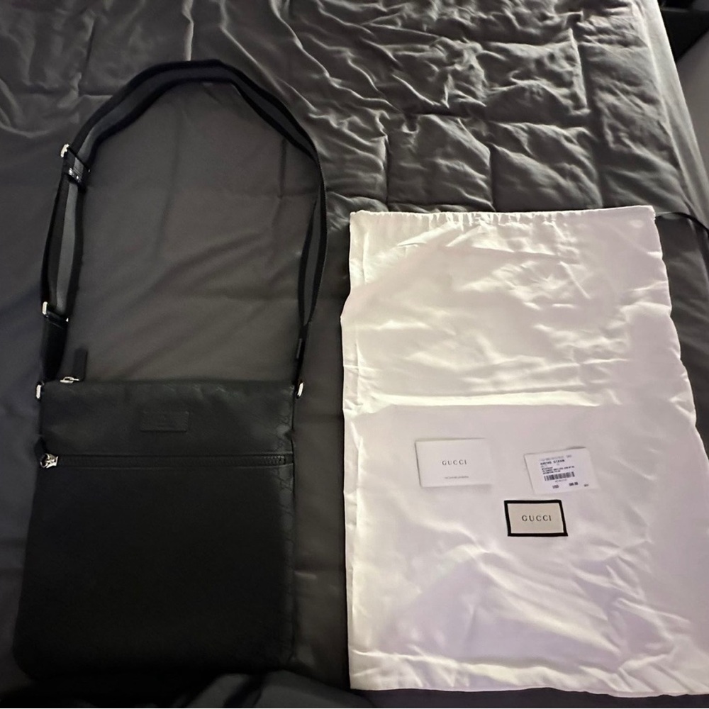Gucci Black Messenger Bag Sleek Structured Design